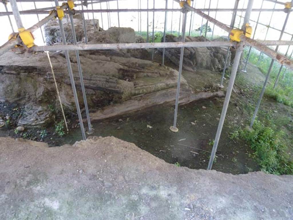 Villa dei Papiri, Herculaneum. June 2012. Remains of collapsed monumental structure.
Photo courtesy of Michael Binns.